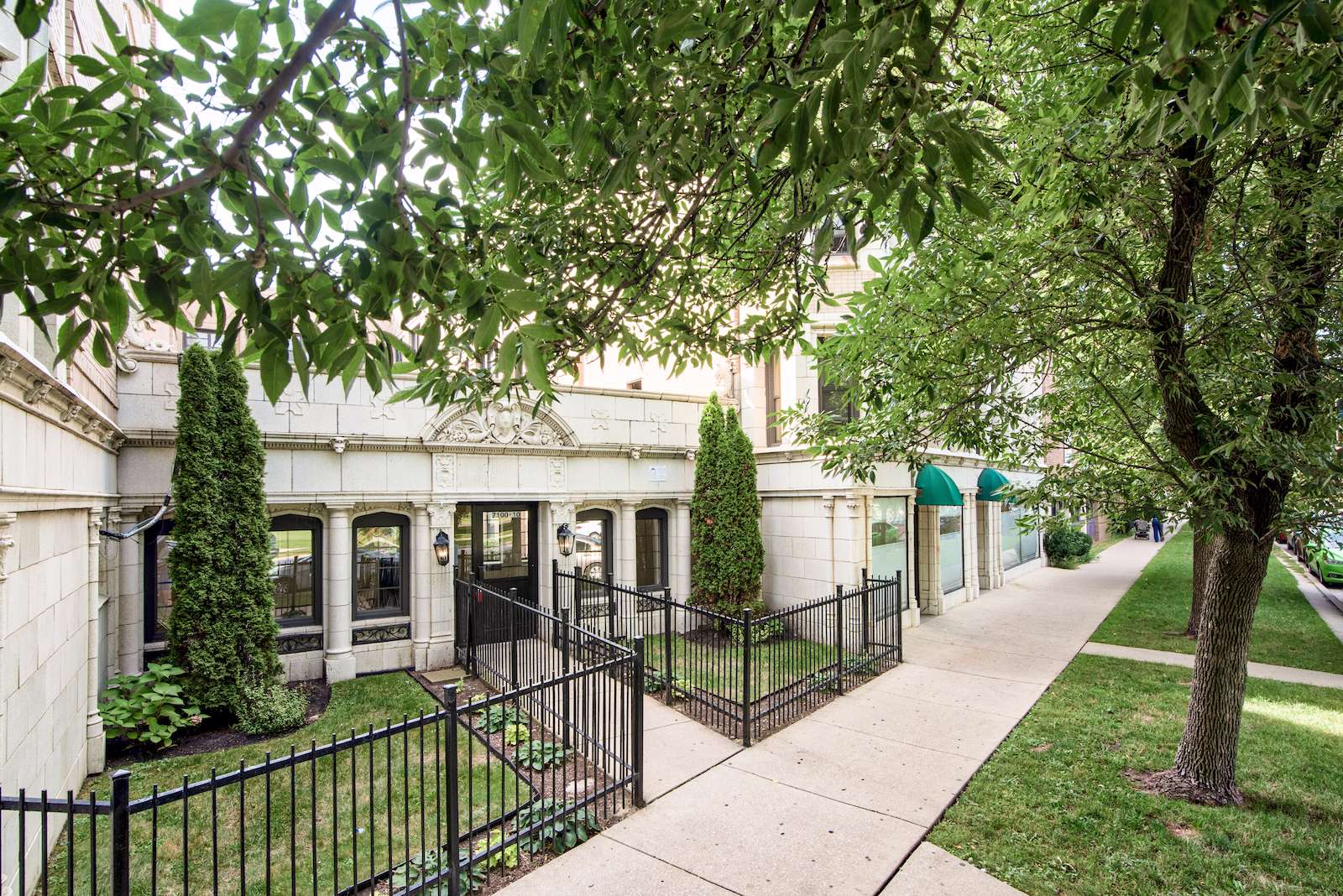 CLK Chicago Apartment East Rogers Park The Maynard at 7100 N Sheridan
